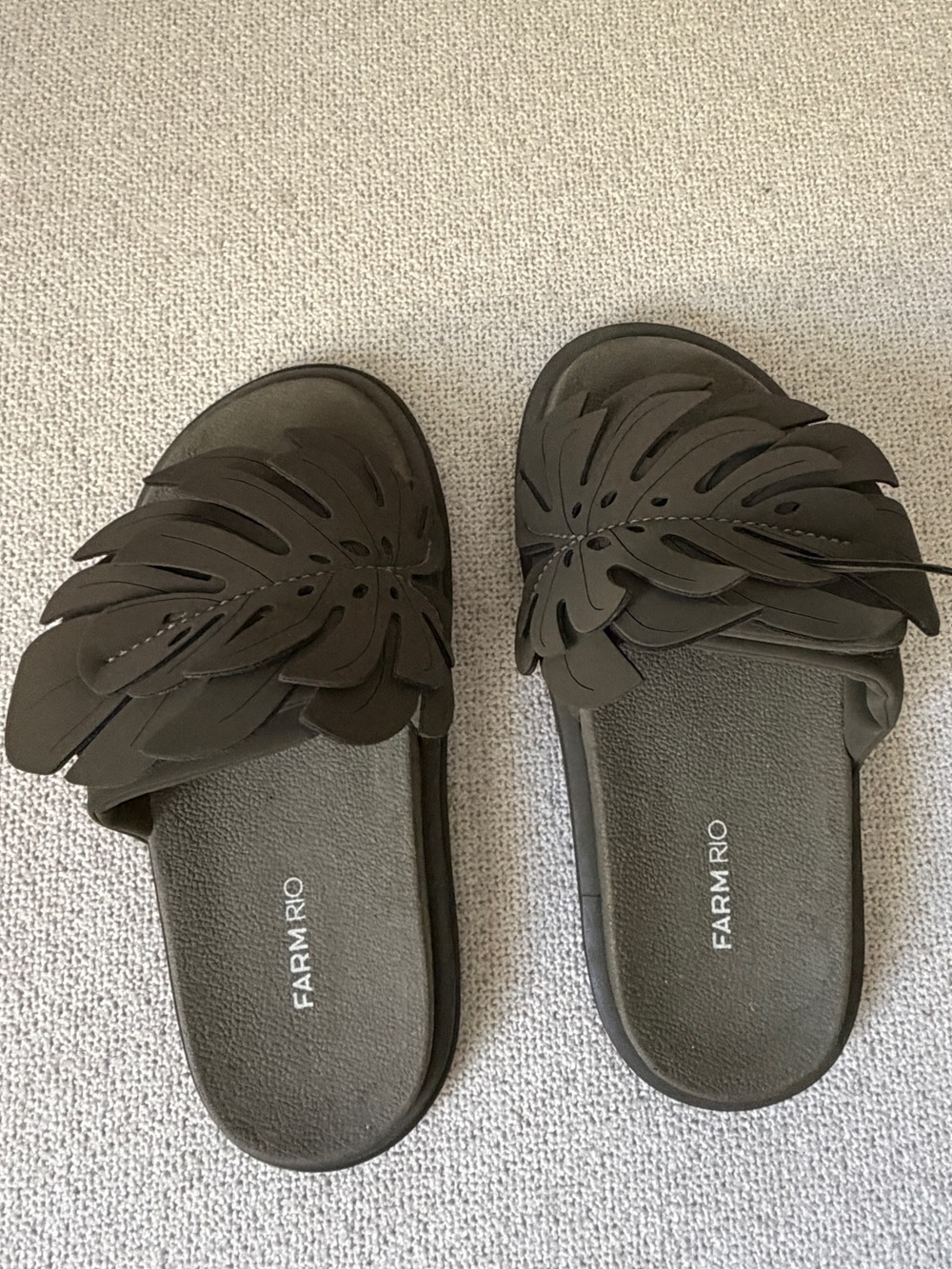 Farm Rio Monstera Leaf Sandals- Olive green color